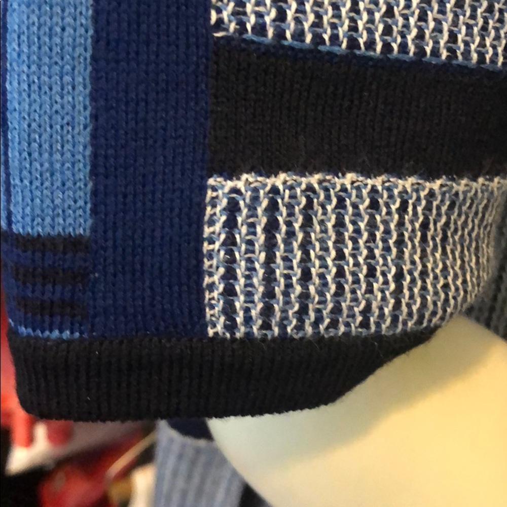 The sweater that is unstoppable! Bold, elegant and beautiful wearing ST JOHN! - Picture 9 of 10